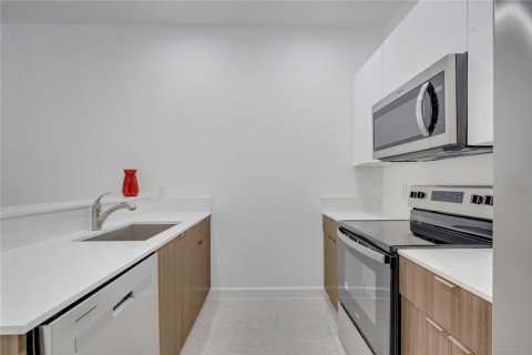 Casa en alquiler en Kissimmee, Florida, 2 dormitorios, 98.1 m2 № 1760168 - foto 13