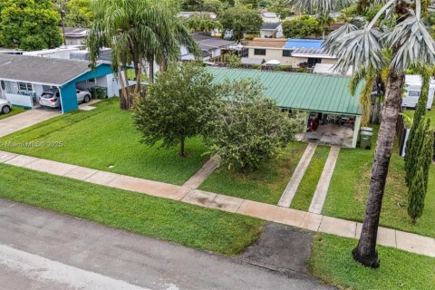 House in Homestead, Florida 3 bedrooms, 157.75 sq.m. № 1889141 - photo 8