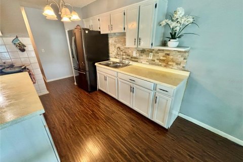 House in Ocala, Florida 3 bedrooms, 120.77 sq.m. № 1917303 - photo 6