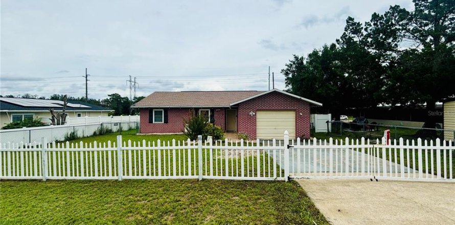 House in Ocala, Florida 3 bedrooms, 120.77 sq.m. № 1917303