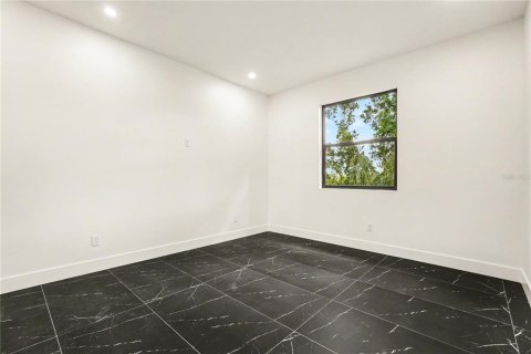 House in Seffner, Florida 3 bedrooms, 194.91 sq.m. № 2093559 - photo 25