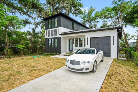 House in Seffner, Florida 3 bedrooms, 194.91 sq.m. № 2093559 - photo 7
