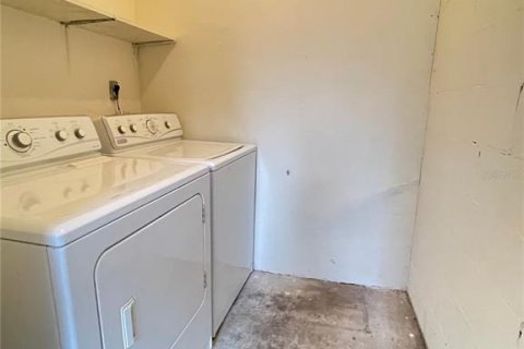 Townhouse in Gainesville, Florida 2 bedrooms, 86.4 sq.m. № 2213382 - photo 13