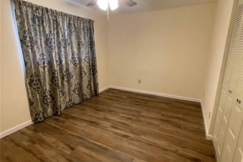 Townhouse in Gainesville, Florida 2 bedrooms, 86.4 sq.m. № 2213382 - photo 9