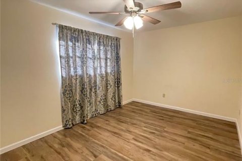 Townhouse in Gainesville, Florida 2 bedrooms, 86.4 sq.m. № 2213382 - photo 11