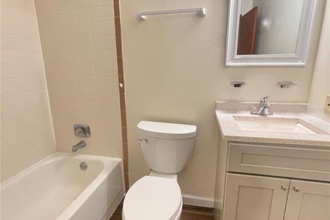 Townhouse in Gainesville, Florida 2 bedrooms, 86.4 sq.m. № 2213382 - photo 8