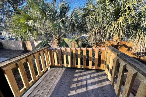 Townhouse in Gainesville, Florida 2 bedrooms, 86.4 sq.m. № 2213382 - photo 12
