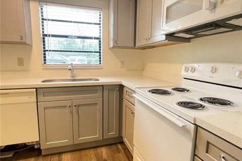 Townhouse in Gainesville, Florida 2 bedrooms, 86.4 sq.m. № 2213382 - photo 3