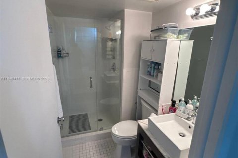 Condo in Miami Beach, Florida, 2 bedrooms № 2089156 - photo 3