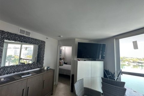 Condo in Miami Beach, Florida, 2 bedrooms № 2089156 - photo 9