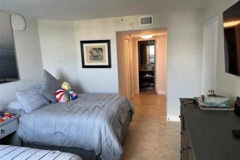 Condo in Miami Beach, Florida, 2 bedrooms № 2089156 - photo 28
