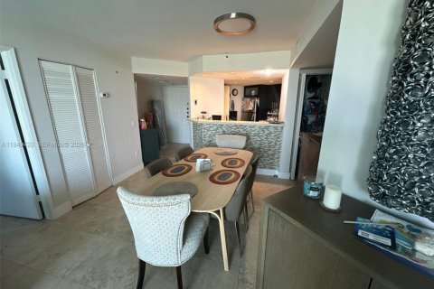 Condo in Miami Beach, Florida, 2 bedrooms № 2089156 - photo 6