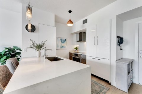 Condo in Delray Beach, Florida, 1 bedroom № 2081946 - photo 25