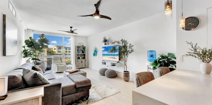 Condo in Delray Beach, Florida, 1 bedroom № 2081946