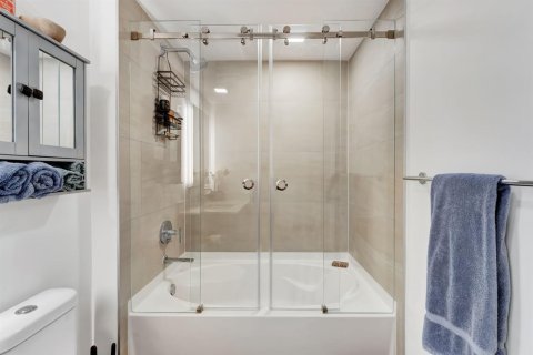 Condo in Delray Beach, Florida, 1 bedroom № 2081946 - photo 28