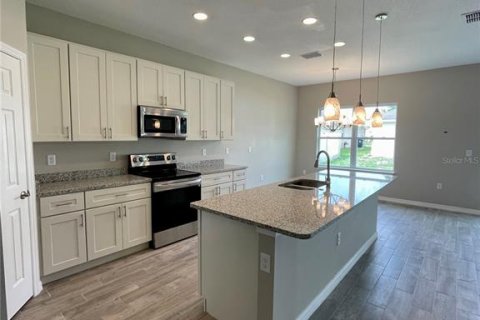 Villa ou maison à louer à Kissimmee, Floride: 4 chambres, 162.58 m2 № 2386051 - photo 12