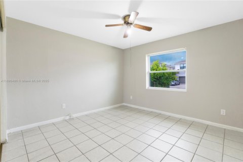 Villa ou maison à vendre à Homestead, Floride: 4 chambres, 185.06 m2 № 1950332 - photo 21