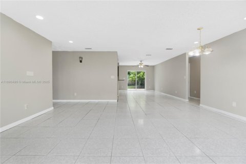 Villa ou maison à vendre à Homestead, Floride: 4 chambres, 185.06 m2 № 1950332 - photo 10