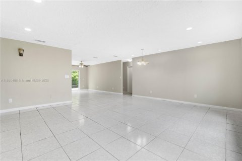 Villa ou maison à vendre à Homestead, Floride: 4 chambres, 185.06 m2 № 1950332 - photo 11