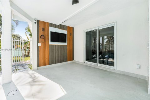 Villa ou maison à vendre à Oakland Park, Floride: 4 chambres, 145.3 m2 № 2038612 - photo 18