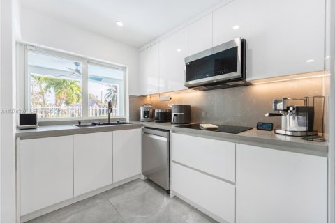 Villa ou maison à vendre à Oakland Park, Floride: 4 chambres, 145.3 m2 № 2038612 - photo 4