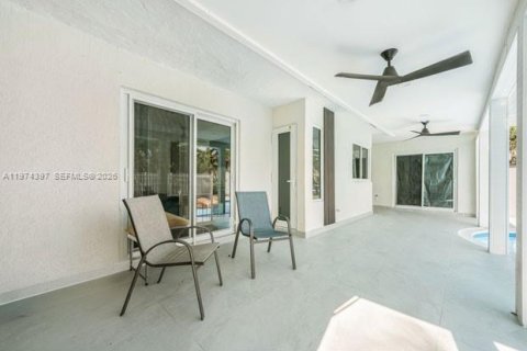 Villa ou maison à vendre à Oakland Park, Floride: 4 chambres, 145.3 m2 № 2038612 - photo 23