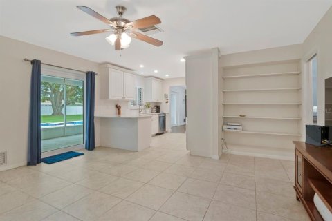 Villa ou maison à vendre à Clearwater, Floride: 5 chambres, 176.33 m2 № 2404845 - photo 17