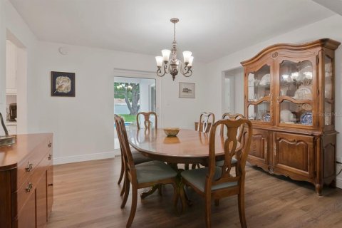Villa ou maison à vendre à Clearwater, Floride: 5 chambres, 176.33 m2 № 2404845 - photo 8