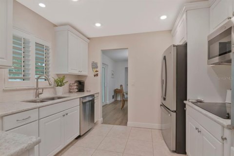 Villa ou maison à vendre à Clearwater, Floride: 5 chambres, 176.33 m2 № 2404845 - photo 12
