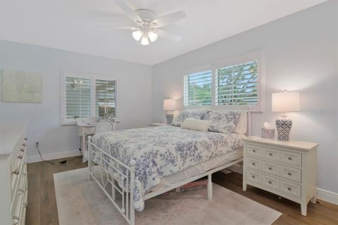 Villa ou maison à vendre à Clearwater, Floride: 5 chambres, 176.33 m2 № 2404845 - photo 24