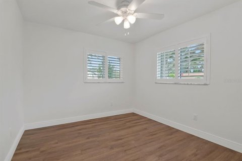 Villa ou maison à vendre à Clearwater, Floride: 5 chambres, 176.33 m2 № 2404845 - photo 19