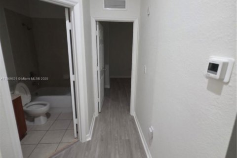 Copropriété à louer à Doral, Floride: 3 chambres, 119.29 m2 № 1927464 - photo 25