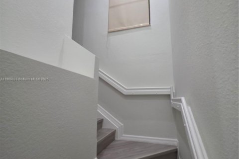 Copropriété à louer à Doral, Floride: 3 chambres, 119.29 m2 № 1927464 - photo 15