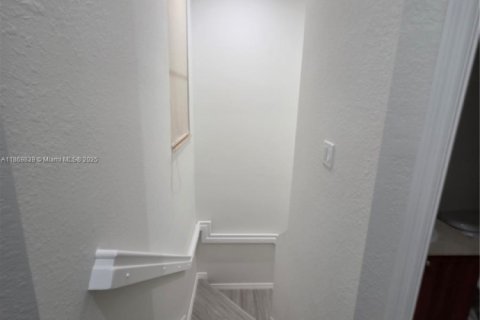 Copropriété à louer à Doral, Floride: 3 chambres, 119.29 m2 № 1927464 - photo 28