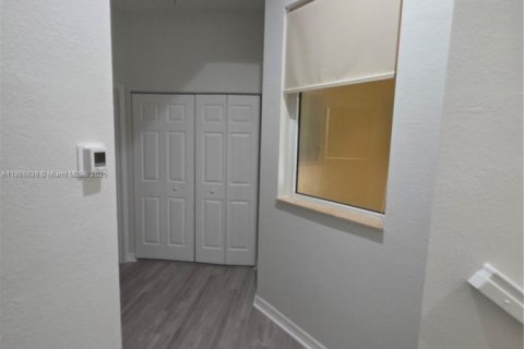 Copropriété à louer à Doral, Floride: 3 chambres, 119.29 m2 № 1927464 - photo 19