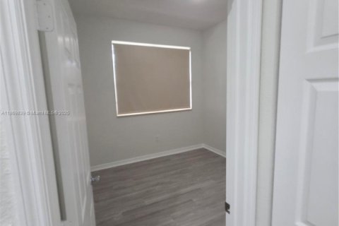Copropriété à louer à Doral, Floride: 3 chambres, 119.29 m2 № 1927464 - photo 21