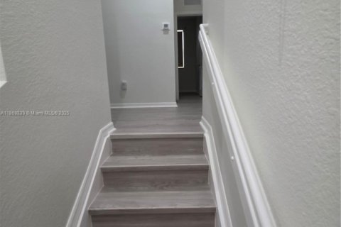Copropriété à louer à Doral, Floride: 3 chambres, 119.29 m2 № 1927464 - photo 16