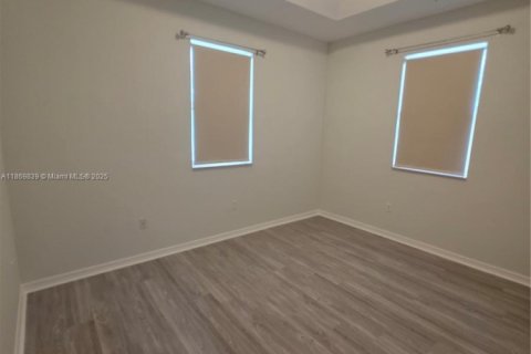 Copropriété à louer à Doral, Floride: 3 chambres, 119.29 m2 № 1927464 - photo 18