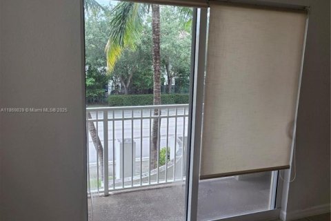 Copropriété à louer à Doral, Floride: 3 chambres, 119.29 m2 № 1927464 - photo 8