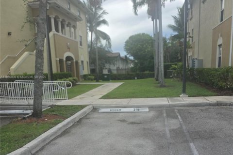 Copropriété à louer à Doral, Floride: 3 chambres, 119.29 m2 № 1927464 - photo 27