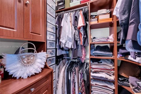 Villa ou maison à vendre à Miami, Floride: 3 chambres, 204.01 m2 № 1984354 - photo 29