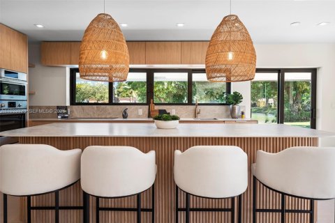 Villa ou maison à louer à Pinecrest, Floride: 5 chambres, 272.11 m2 № 1991447 - photo 25