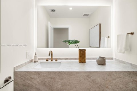 Villa ou maison à louer à Pinecrest, Floride: 5 chambres, 272.11 m2 № 1991447 - photo 28