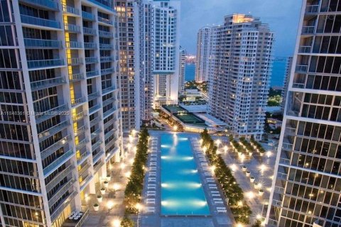 Apartment in Miami, Florida 2 bedrooms, 108.42 sq.m. № 2038873