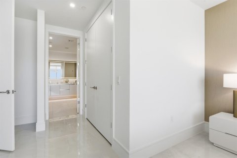 Condo in Lake Park, Florida, 2 bedrooms  № 2243799 - photo 25