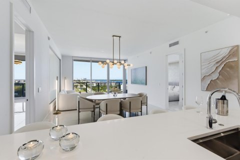 Condo in Lake Park, Florida, 2 bedrooms  № 2243799 - photo 17