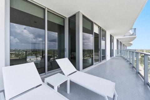 Condo in Lake Park, Florida, 2 bedrooms  № 2243799 - photo 9