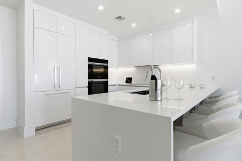 Condo in Lake Park, Florida, 2 bedrooms  № 2243799 - photo 13