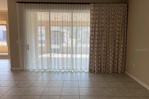House in Ocala, Florida 2 bedrooms, 230.03 sq.m. № 2219470 - photo 7