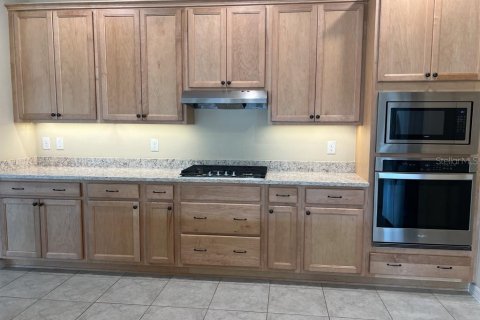 House in Ocala, Florida 2 bedrooms, 230.03 sq.m. № 2219470 - photo 10